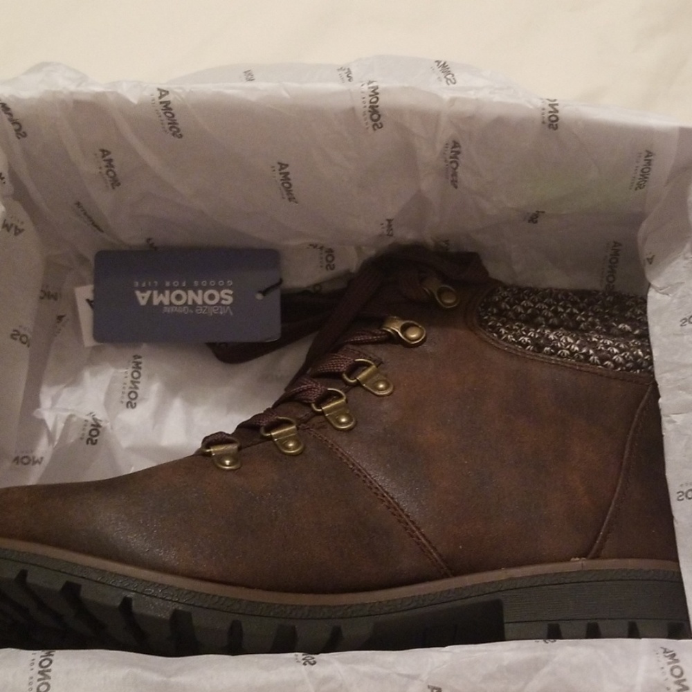 NWT Sonoma vitalize by ortholite brown boot